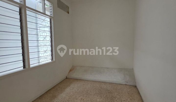 For Quick Sale !! Ready-to-Occupy House in Sunrise Garden - West Jakarta 2