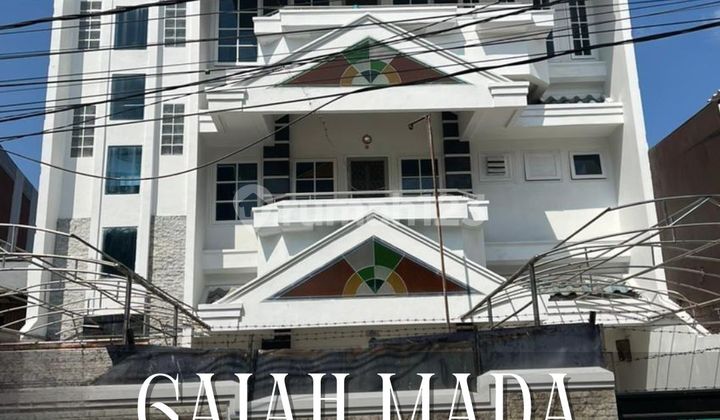 For Quick Sale !! House suitable for Boarding in Gajah Mada - West Jakarta
