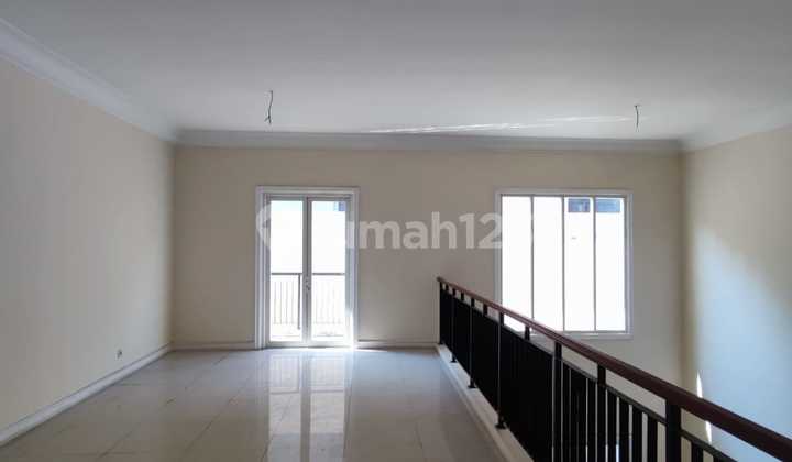 Rumah 2 Lantai Bagus Dan Terawat Keamanan 24 Jam 2