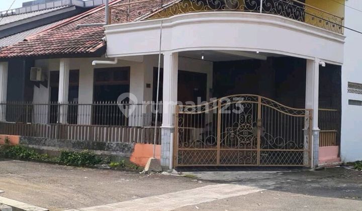Nice 2-Story Hook House in Halmahera, Semarang 1