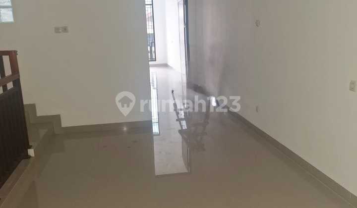 Disewakan Rumah Ruko Brand New / Baru Area Kedoya Lokasi Strategis