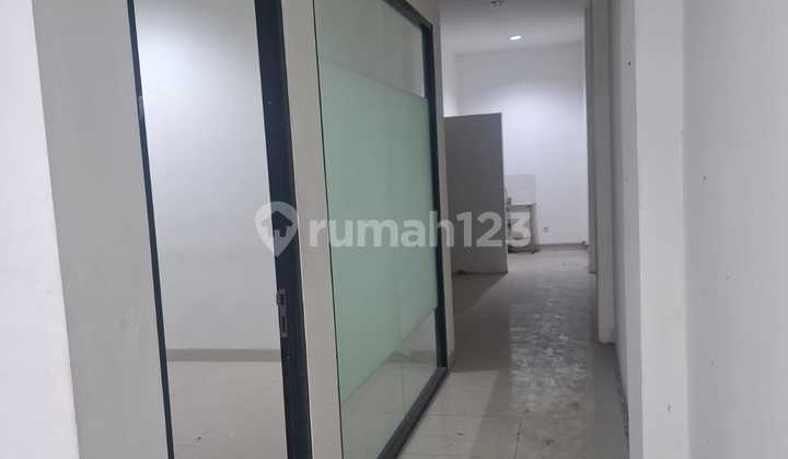 For Rent: Row of Shophouses Location on Main Road 2