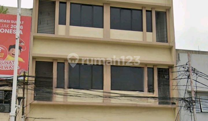 For Rent: Row of Shophouses Location on Main Road