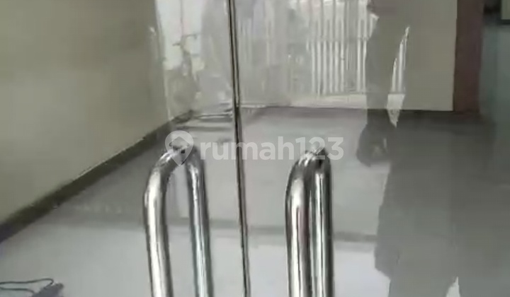 For Rent: 3-Story Shop House Near Main Road in Strategic Area, Neat, Clean, Ready to Occupy 2