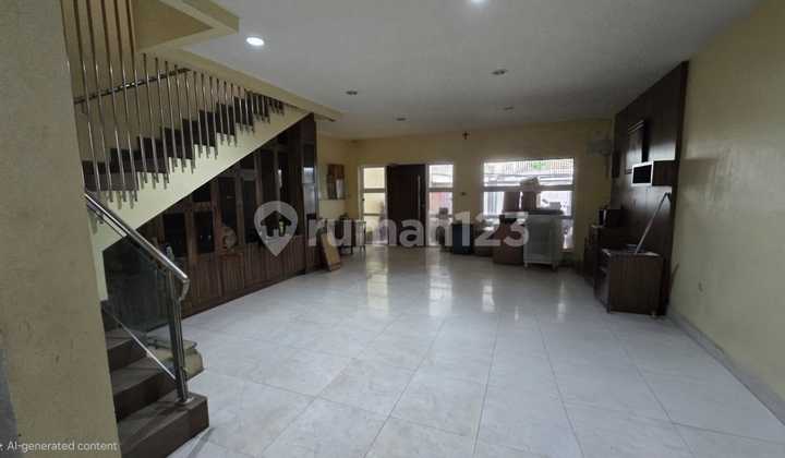 For Rent House in Setia Budi Area, Strategic Location by the Roadside, Suitable for Culinary, Cafe, Clinic, Office, Expedition Services, etc.