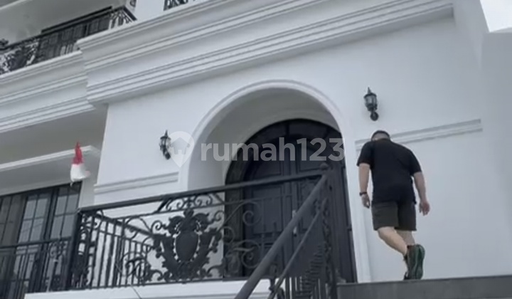 Dijual Rumah Mewah Lokasi Jln Utama Area Sunter