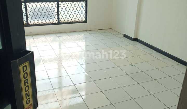 Disewakan Ruko 4 Lantai Murah Sekali Akses Jalan Raya Tanah Tinggi Jakarta Pusat