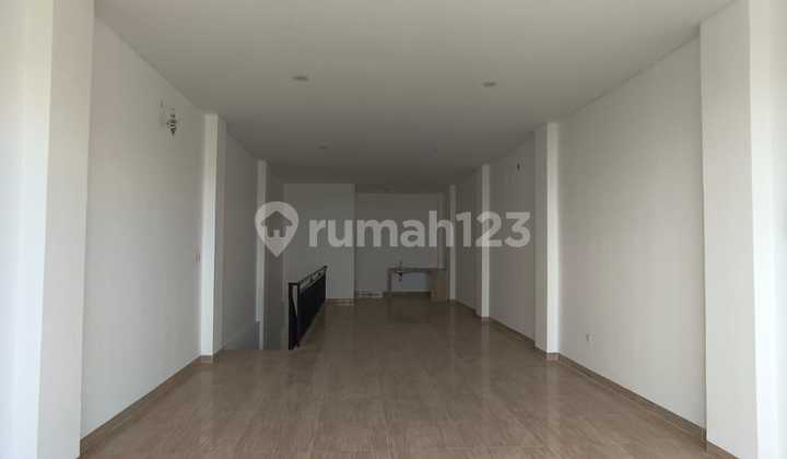 For Rent New Shophouse Strategic Location Roadside 2