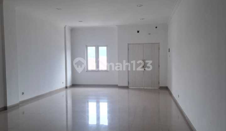 For Rent New Shop House Location Main Road Suitable For Bank, Cafe, Office, Etc.