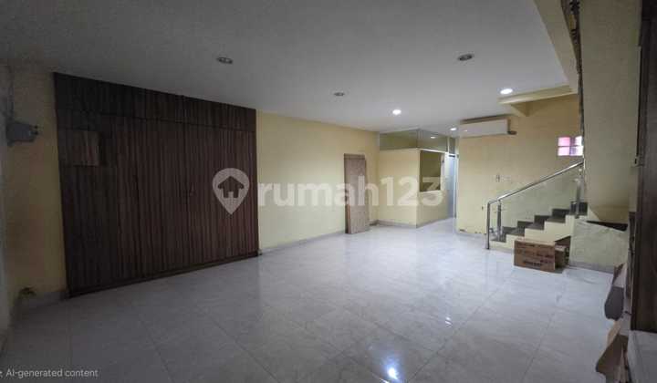 Disewakan Rumah Area Setia Budi Lokasi Strategis Pinggir Jalan Cocok untuk Kuliner,Cafe,Clinic,Kantor,Expedisi,Dll 2