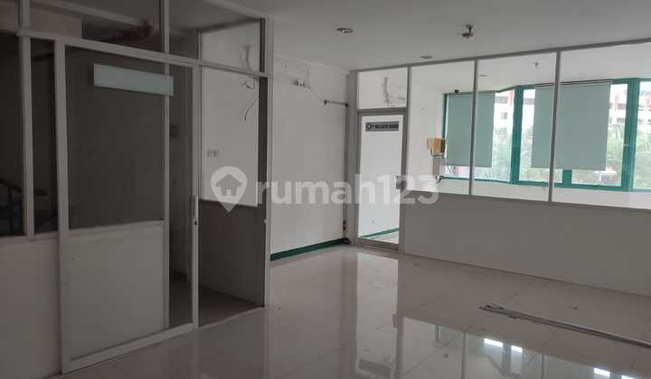 Disewakan Murah Ruko di Cempaka Mas Letak Strategis , Aman dan Siap Huni Disewakan Murah Ruko di Cempaka Mas Letak Strategis , Aman dan Siap Huni