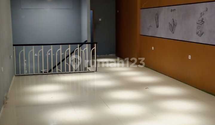 For Rent Fast Shop House Klp Gading Boulevard Strategic Location Suitable for Cafe, Culinary, Clinic, Office, Etc. 2