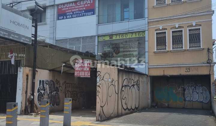 Ready-to-Use Shop House on Mangga Dua Raya Street.