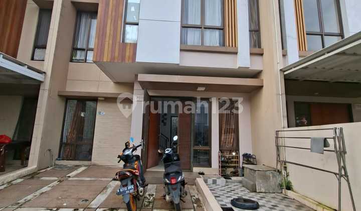 One Pine Tree For Sale House Ready to Occupy