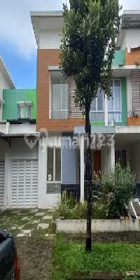 Ekch Leaf di Sewa Unit 2 Lantaiai Ekch Leaf di Sewa Unit 2 Lantaiai