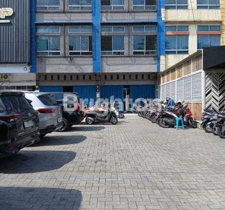 3-Story Attached Shophouse for Sale Rp. 5.6 Billion in Arifin Ahmad Business Area, Pekanbaru