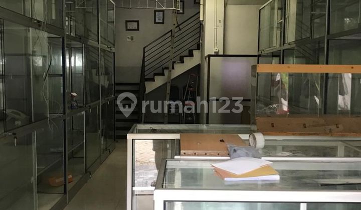 For Rent 4-Storey Shop House Grand Ketintang Surabaya 2