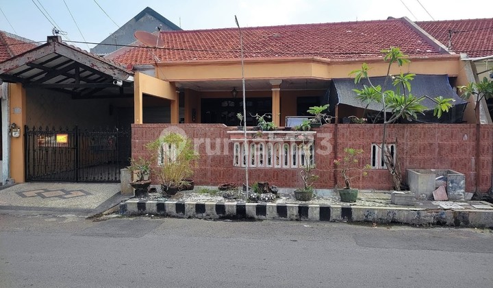 Dijual Rumah Besar Bratang Gede Surabaya 2