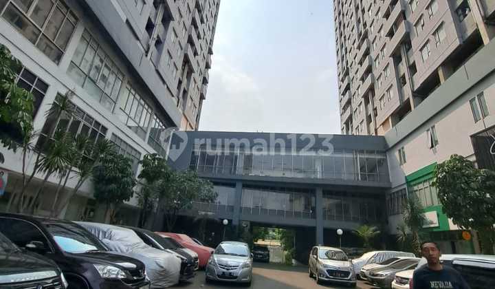 Menteng Square Apartment for Monthly Rent Unfurnished Lowest Floor