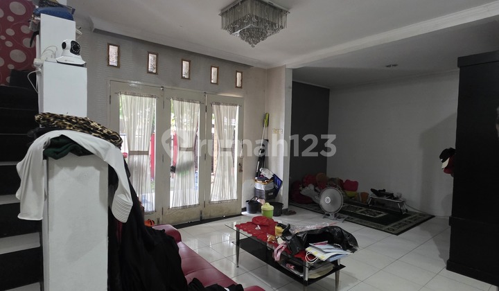 Dijual Rumah Hook di Komp Metro Permata 2