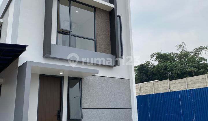 Rumah 2 Lantai Harga Terbaik Di Tangerang Selatan 2