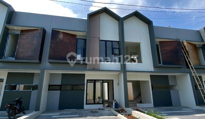 Rumah 2 Lantai Bagus, Hunian Asri