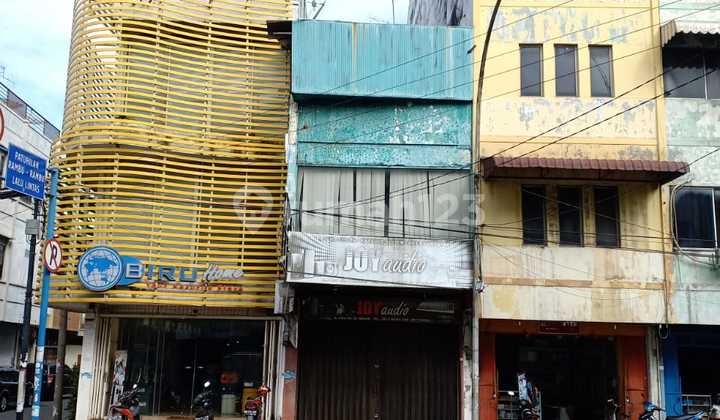 Ruko 2½ Tkt Pinggir Jalan Besar Jl. Asia Ruko 2½ Tkt Pinggir Jalan Besar Jl. Asia