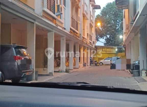 Komplek Liberty Residence 2½ Tkt Siap Huni di Inti Kota Krakatau Komplek Liberty Residence 2½ Tkt Siap Huni di Inti Kota Krakatau