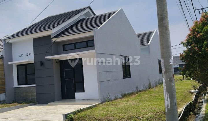 Ready-to-Live House 2 Million IDR Down Payment All-Inclusive Key-Ready Type Dahlia 36/90 Hook
