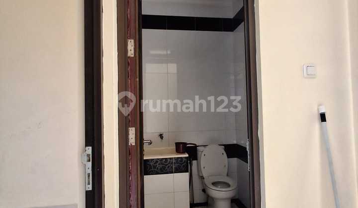 Dijual Rumah Cantik dan Luas di Cluster Aralia Harapan Indah Bekasi 2