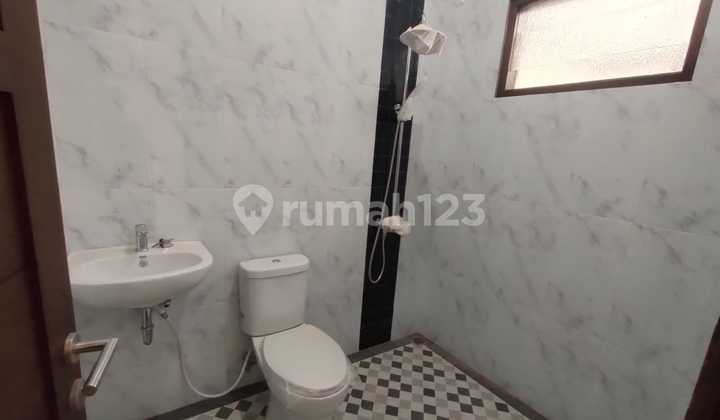 Dijual Rumah Minimalis 2 Lantai,di Pondok Bambu,Duren sawit Jakarta timur 2