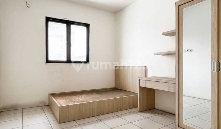 RUMAH KOST 3 LANTAI, LOKASI STRATEGIS, PINGGIR JALAN, AREA KOMERSIAL, COCOK INVESTASI DAN USAHA. 2