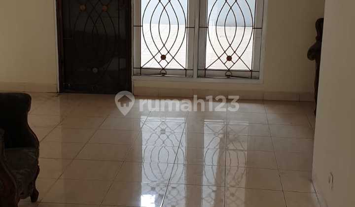 For Rent 2-Story House at Green Boulevard, Harapan Indah City, Bekasi For Rent 2-Story House at Green Boulevard, Harapan Indah City, Bekasi
