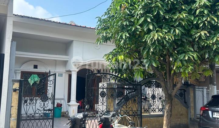 Disewakan Murah Rumah Siap Huni Strategis di Duta Bumi 2 Hi Bekasi .