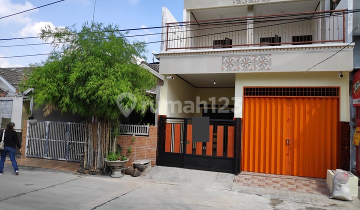 Rumah 2 LT Permanen di Jalan Utama Perumahan Permata Hijau Permai