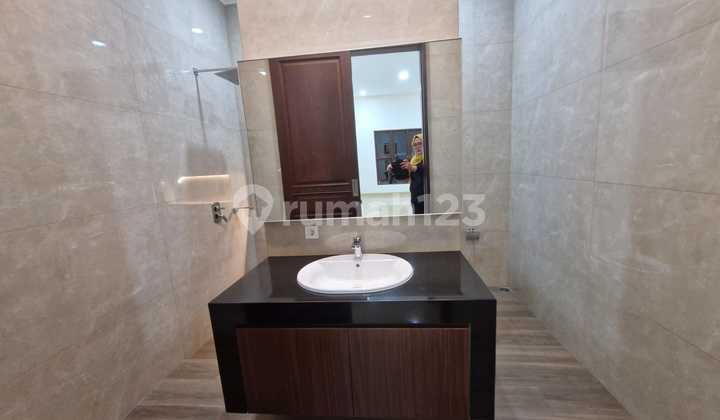 DIJUAL RUMAH BARU MEWAH SWIMMING POOL DI KOMPLEK ELITE DUREN SAWIT JAKARTA TIMUR 2
