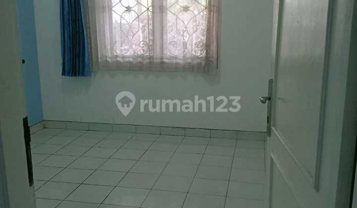 Dijual Rumah di Cluster Sriwedari Taman Harapan Baru 2