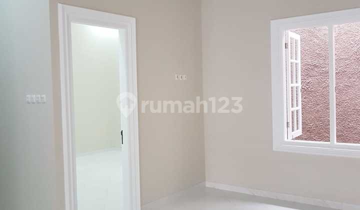 Di Jual Rumah Baru 2 1/2 lantai di Kav AL duren sawit, jakarta timur 2