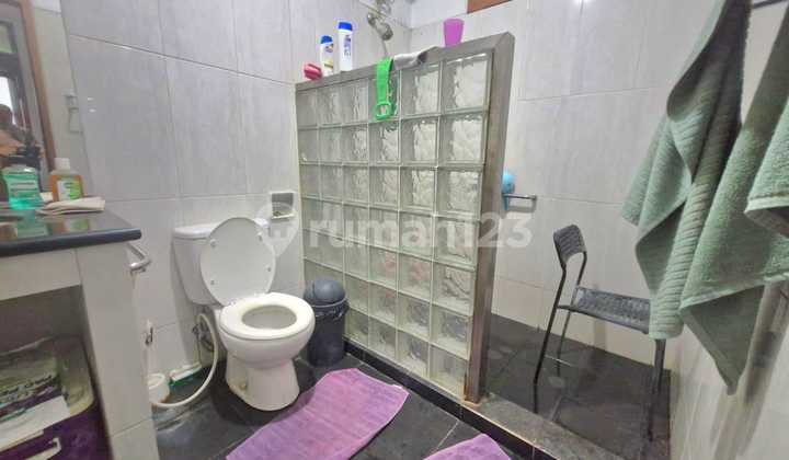 Dijual cepat Rumah hook hitung tanah saja di perumahan Billymoon pondok kelapa jakarta timur 2