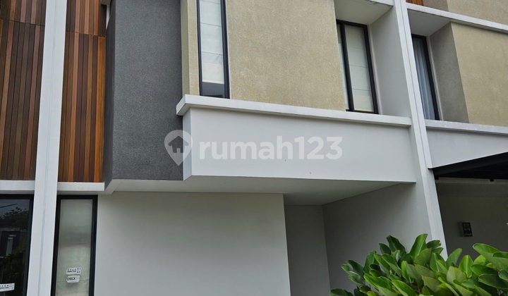 Cheapest House in the U Town Area of Bintaro Jaya, Near UPJ Campus, Bintaro Jaya Exchange, Jurang Mangu Station, Close to Toll Gate
