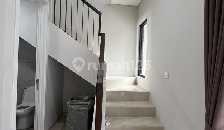 For Rent Brand New in Kebayoran Bintaro Jaya Strategic Location Near Fresh Market, Premier Bintaro Hospital, Global Jaya School, British International School, and Toll Gate. 2