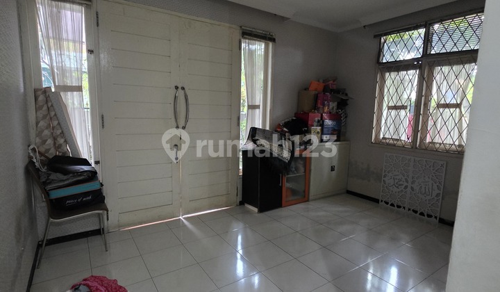 Dijual Rumah Hook di Komp Metro Permata