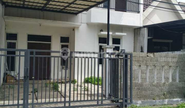 Beautiful House Ready to Occupy in Jatinegara Indah Housing, East Jakarta 2