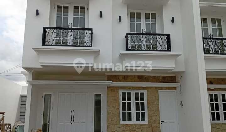 Rumah Cantik Fress Baru Dalam Townhouse Pondok Bambu Jakarta Timur 2