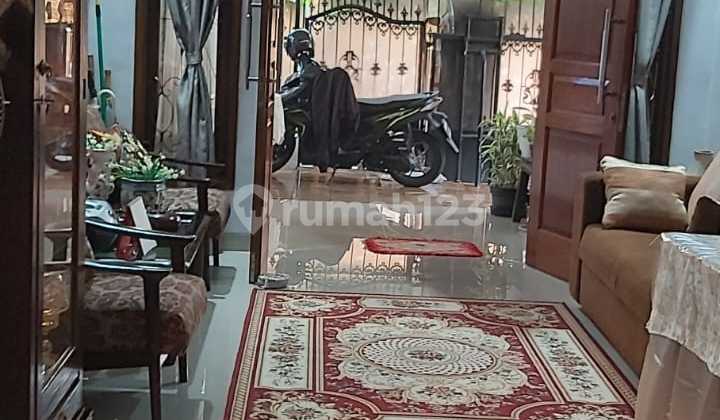 Rumah Mewah Lt247m2 Siap Huni di Komplek Pondok Bambu Jakarta Timur 2