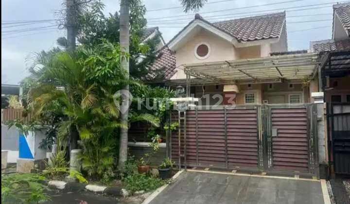 Ready-to-Occupy Catik House in Metland Menteng, Cakung, East Jakarta