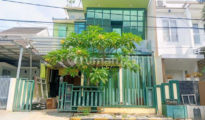 Beautiful House in Galaxy Cluster, South Bekasi