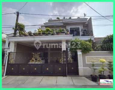 Rumah Mewah + Kolam Renang, Siap Huni di Pekayon Galaxy