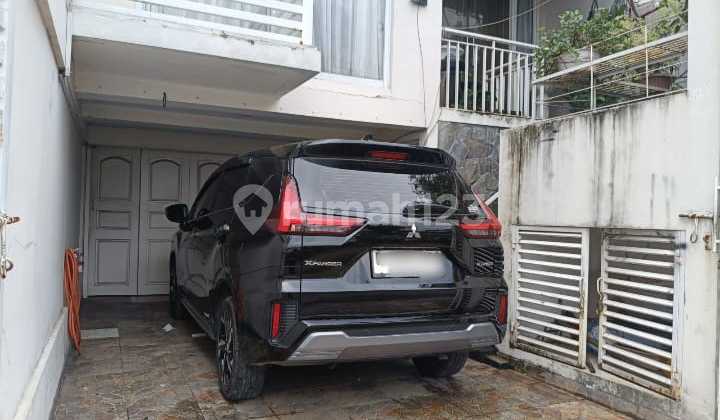 Luxury 3-Story Move-in Ready House in Elite Billymoon Residential, Pondok Kepa, East Jakarta 2