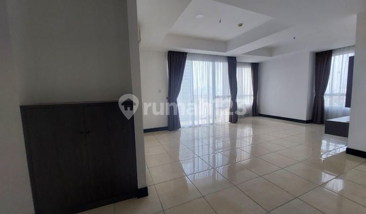 Apartment Essence 3 Bedrooms Semi Furnished